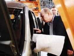 Путин: для госнужд будет закупаться отечественная автотехника
